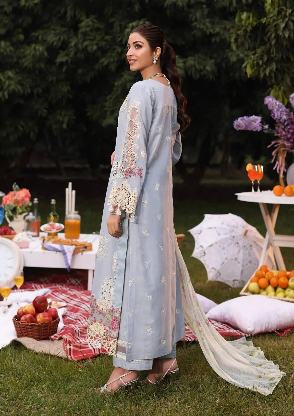 FIRUZE wearing this beautiful dress from KAHF's Festive Lawn collection 2024.