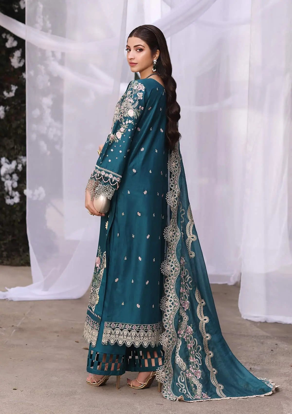 BANO wearing this beautiful dress from KAHF's Festive Lawn collection 2024.