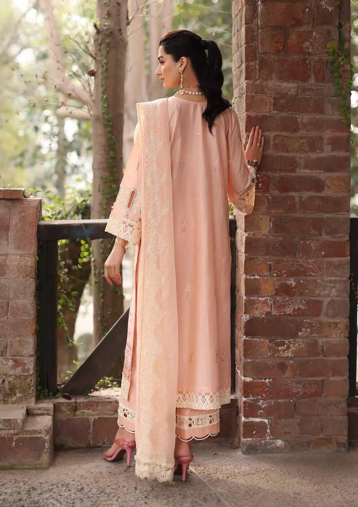 MAAHRU wearing this beautiful dress from KAHF's Festive Lawn collection 2024.