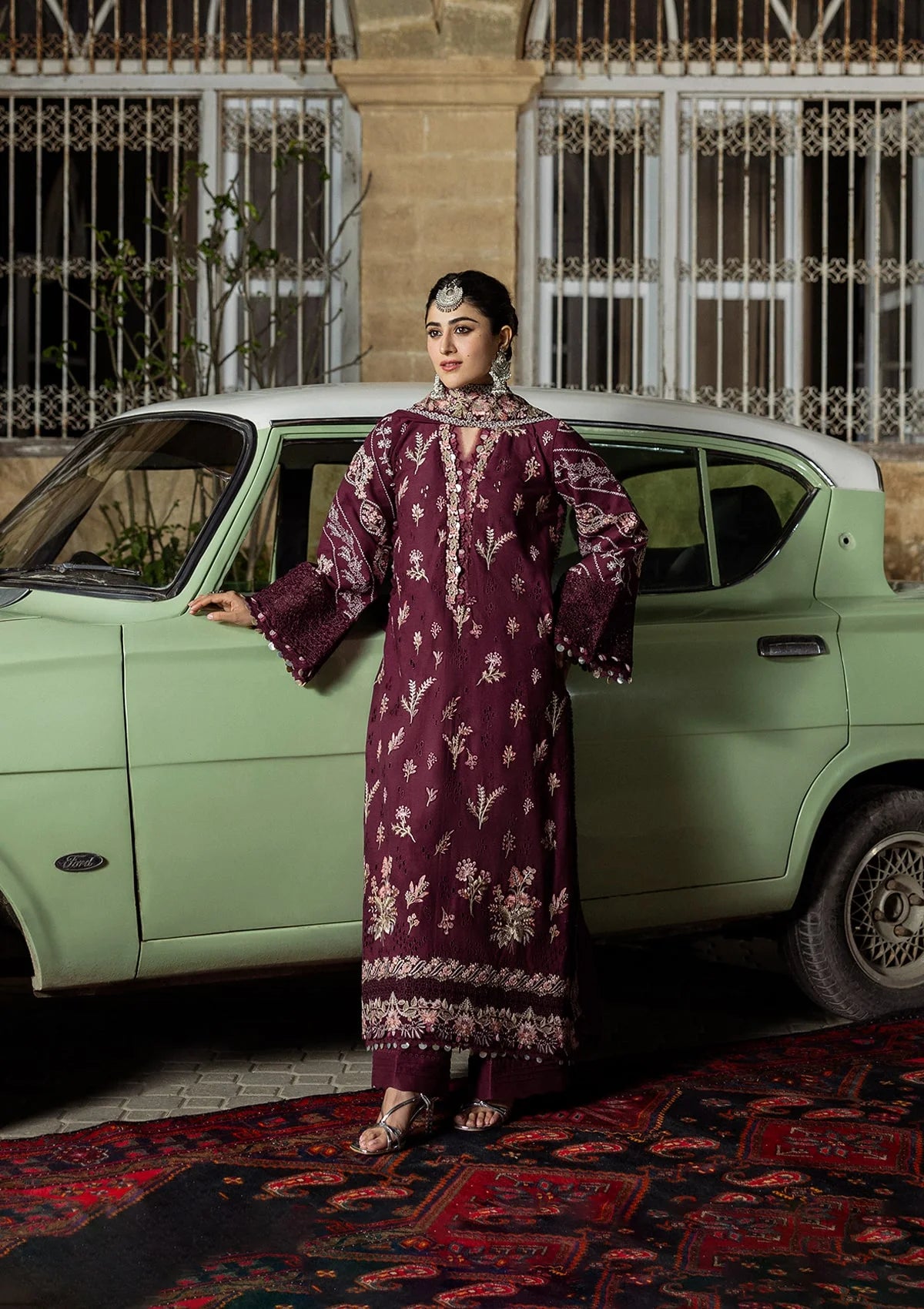 beautifull and warm dress from KAHF KARANDI 2025.