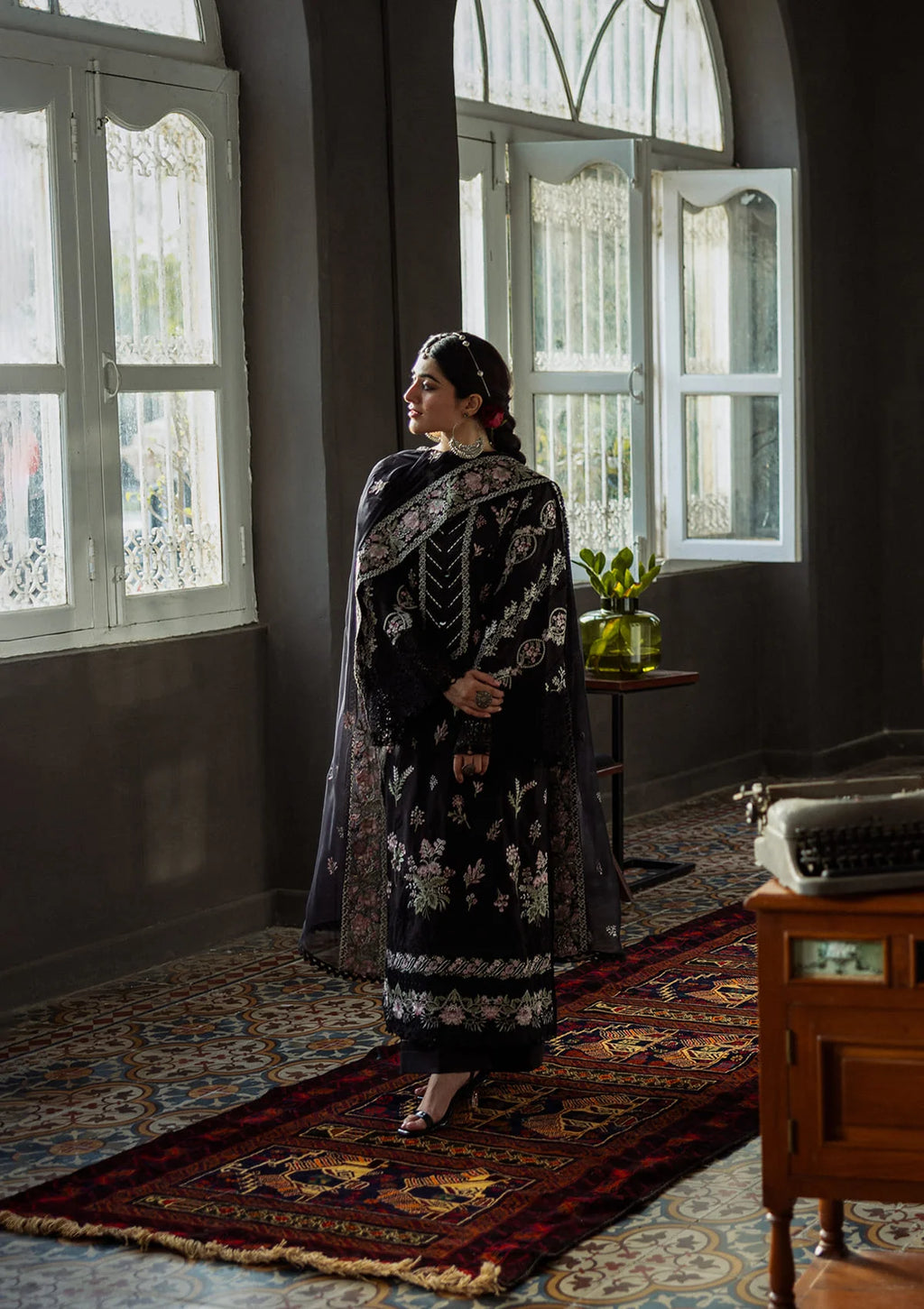 Another front image of beautiful LIARA FROM KAHF KARANDI 2025.