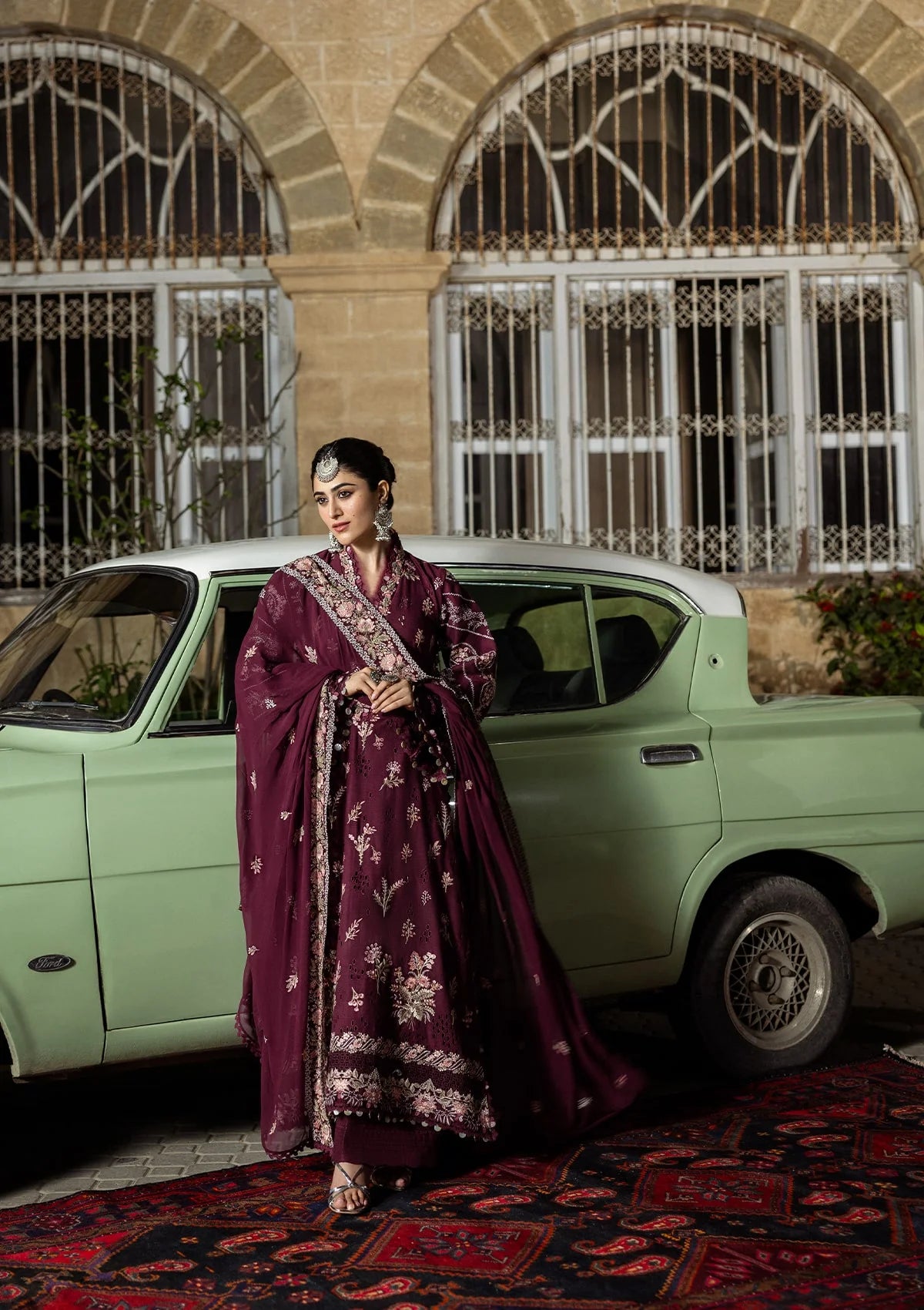 Mesmerizing Embroidered Organza Dupatta Pallu Border from KAHF KARANDI 2025.